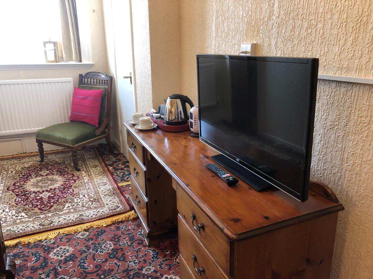 Cherry Blossom Inn Blackpool Bagian luar foto