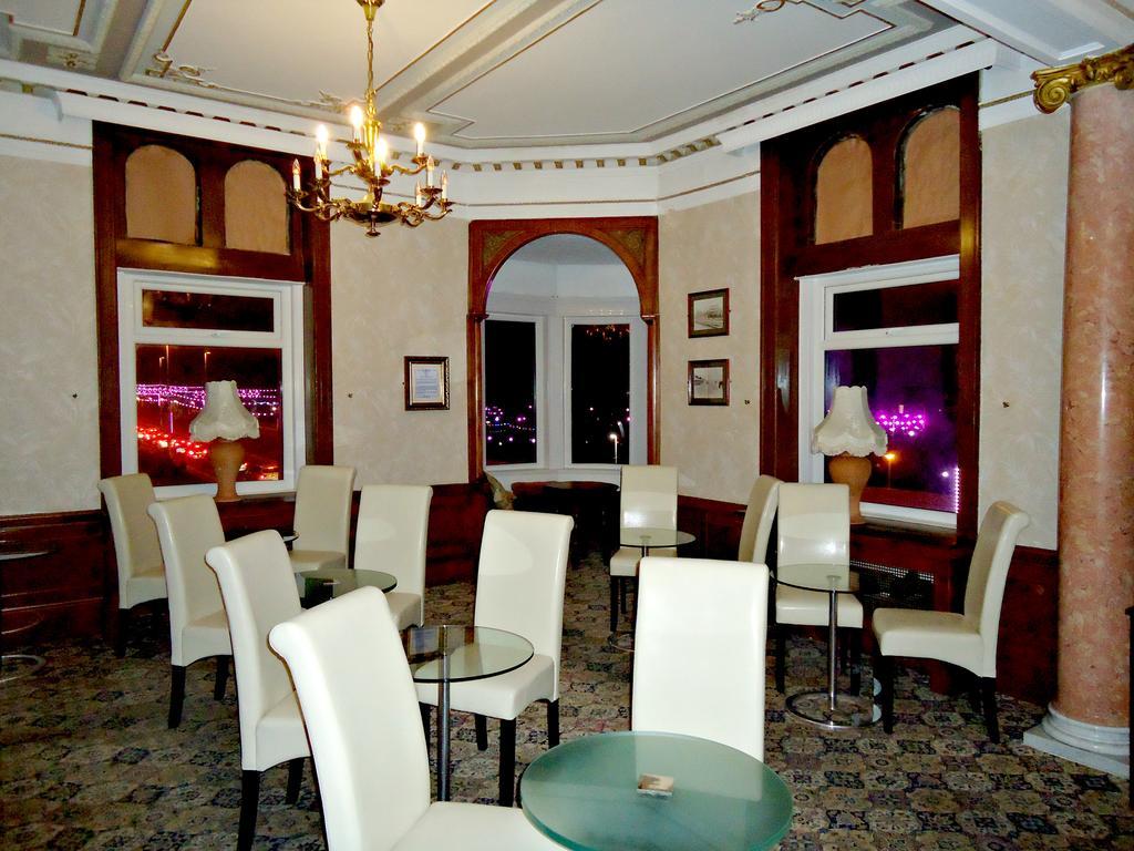 Cherry Blossom Inn Blackpool Bagian luar foto